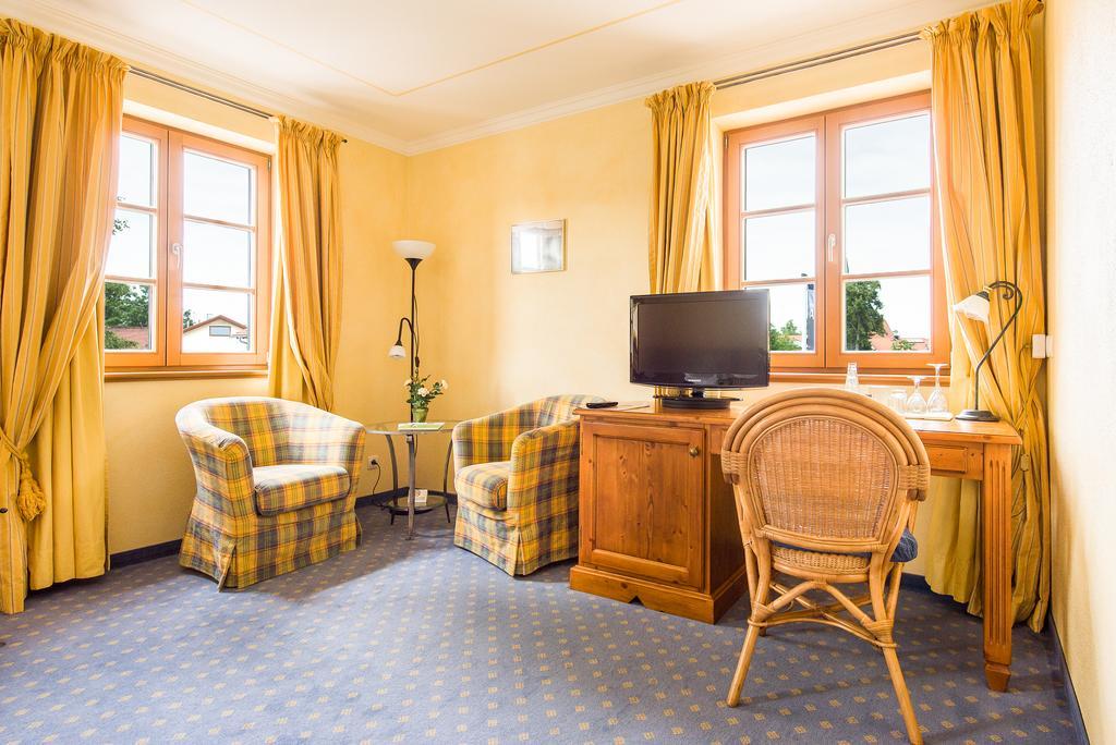 Hotel Und Landgasthof Altwirt Grosshartpenning Exterior foto