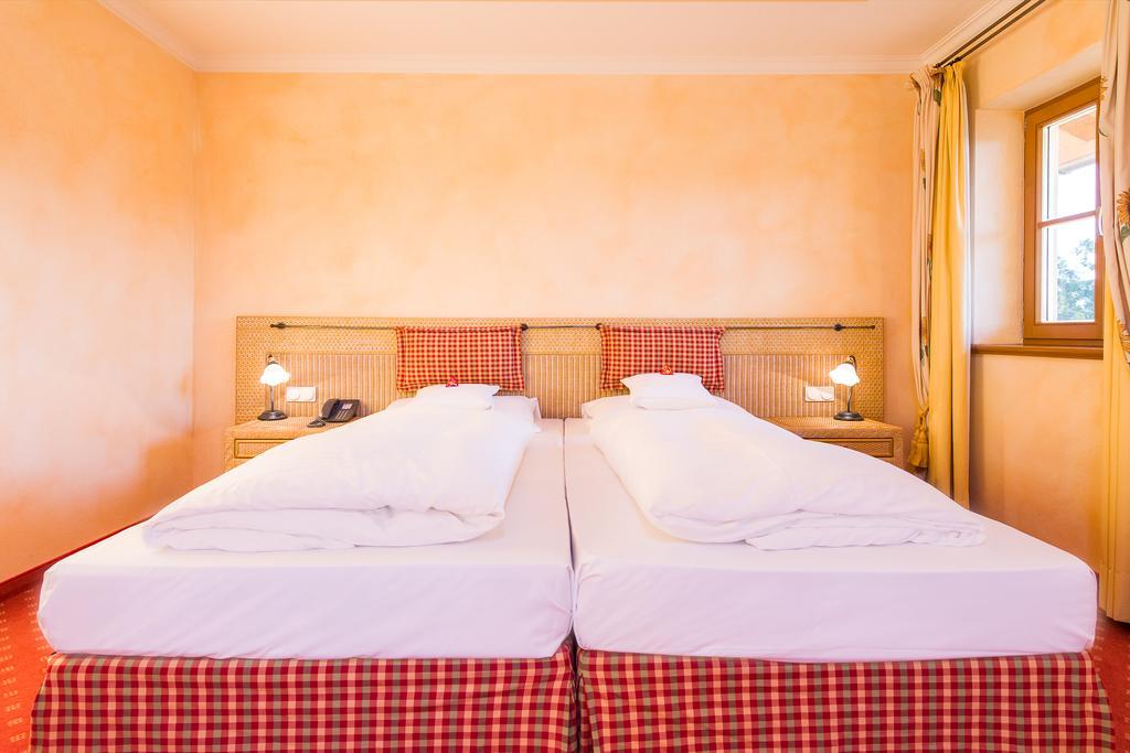 Hotel Und Landgasthof Altwirt Grosshartpenning Exterior foto