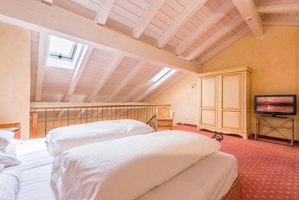 Hotel Und Landgasthof Altwirt Grosshartpenning Exterior foto