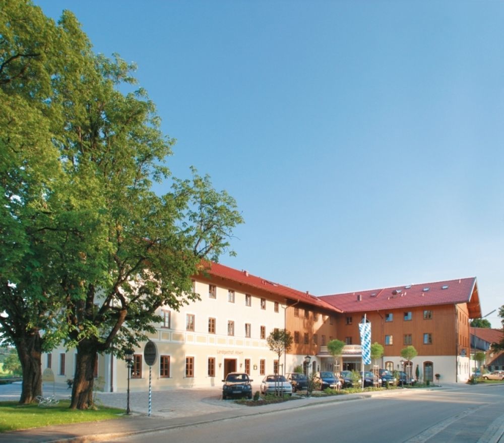 Hotel Und Landgasthof Altwirt Grosshartpenning Exterior foto