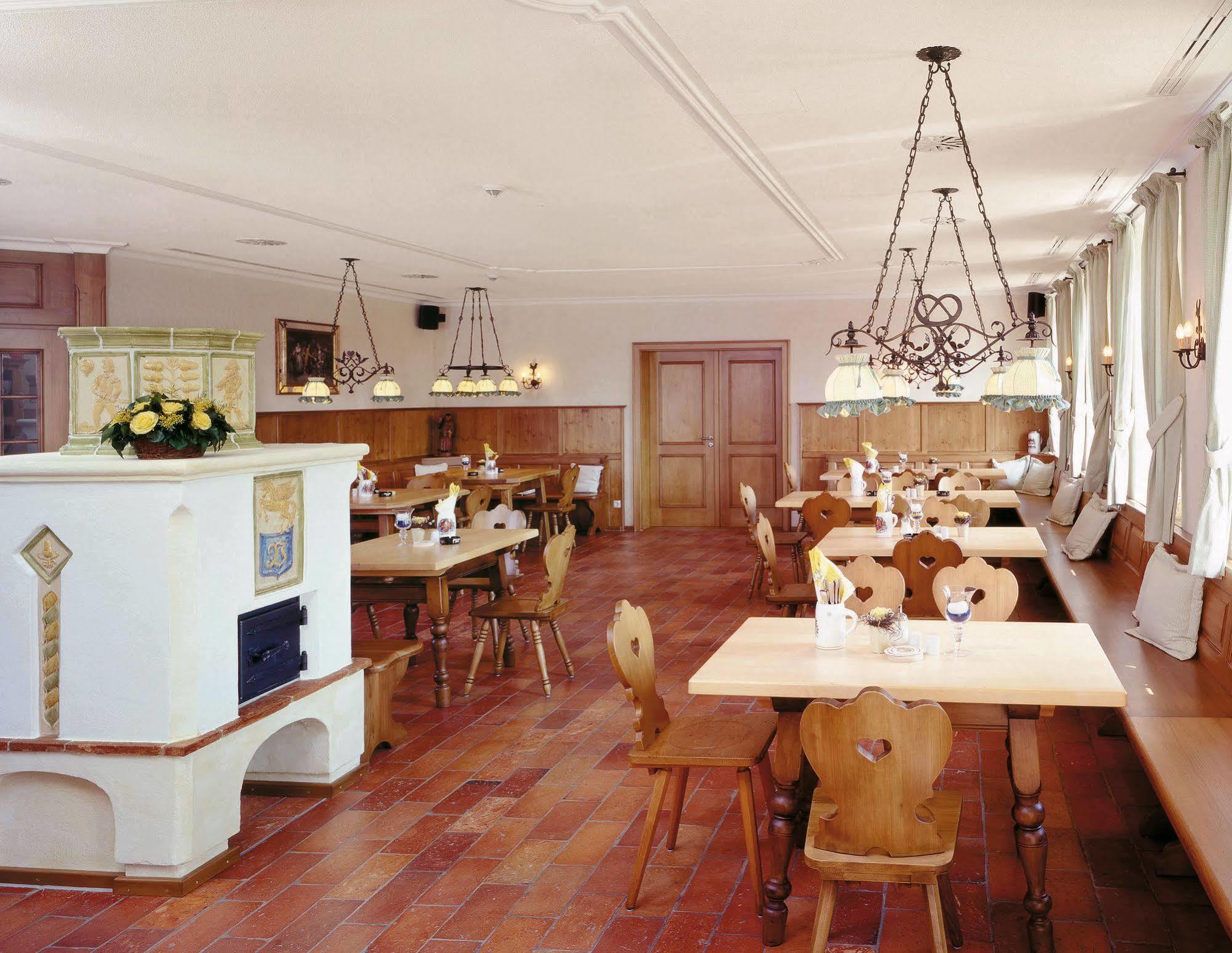 Hotel Und Landgasthof Altwirt Grosshartpenning Exterior foto