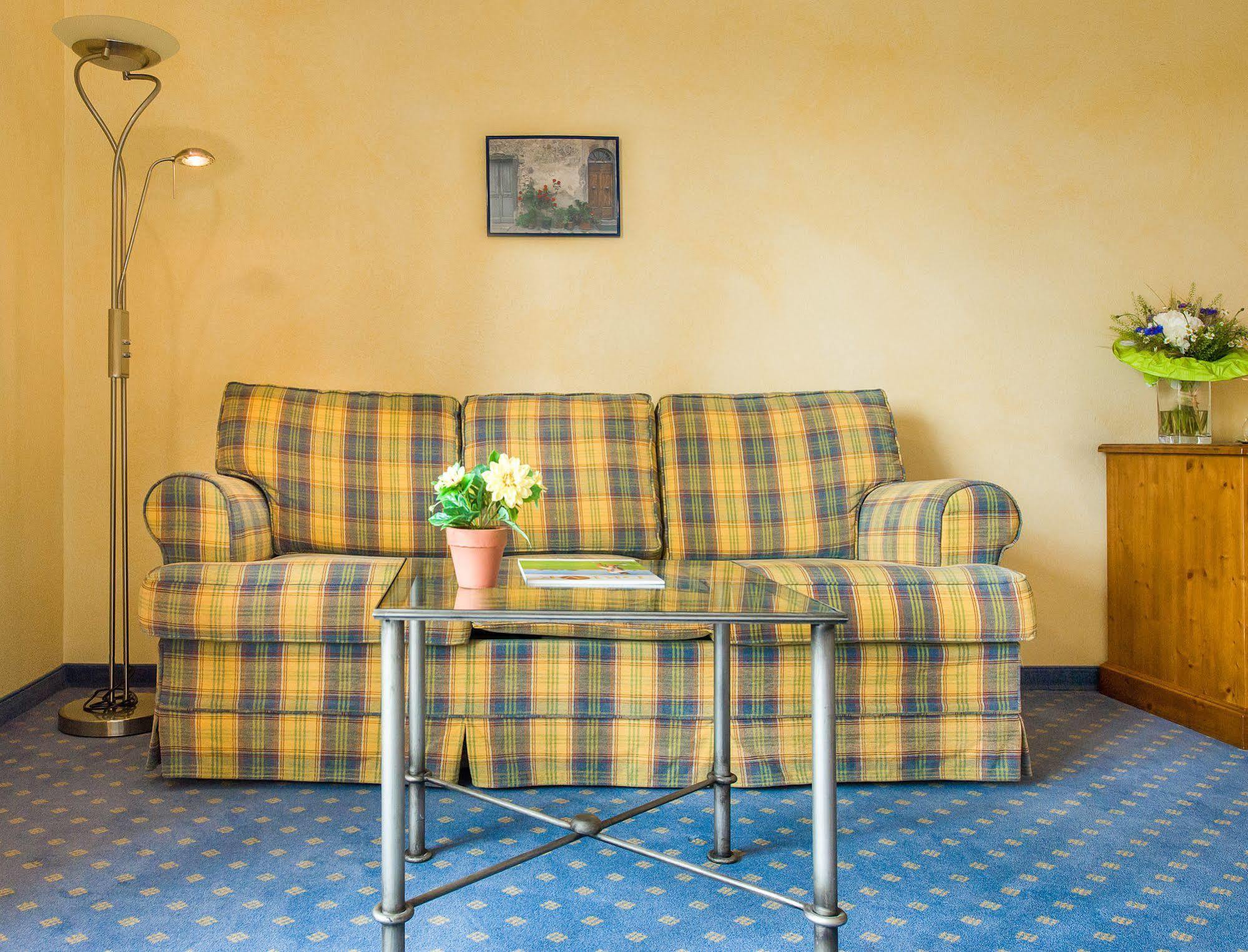 Hotel Und Landgasthof Altwirt Grosshartpenning Exterior foto